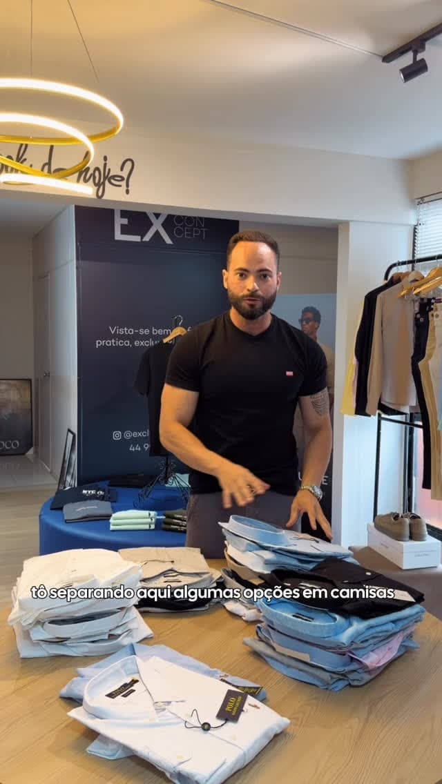 Equipe da Exclusive Conceptt separando peças para um cliente